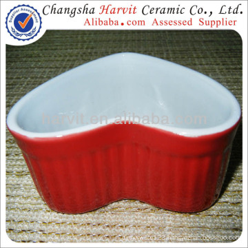 Novelty Products Chinese Dog Pet Bowl / Embossed Stripe Red Outside And White Inside Colored Heart Shape Ceramic Bowls